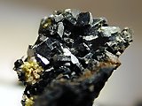 A photo of the mineral babingtonite