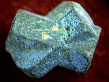 A photo of the mineral staurolite